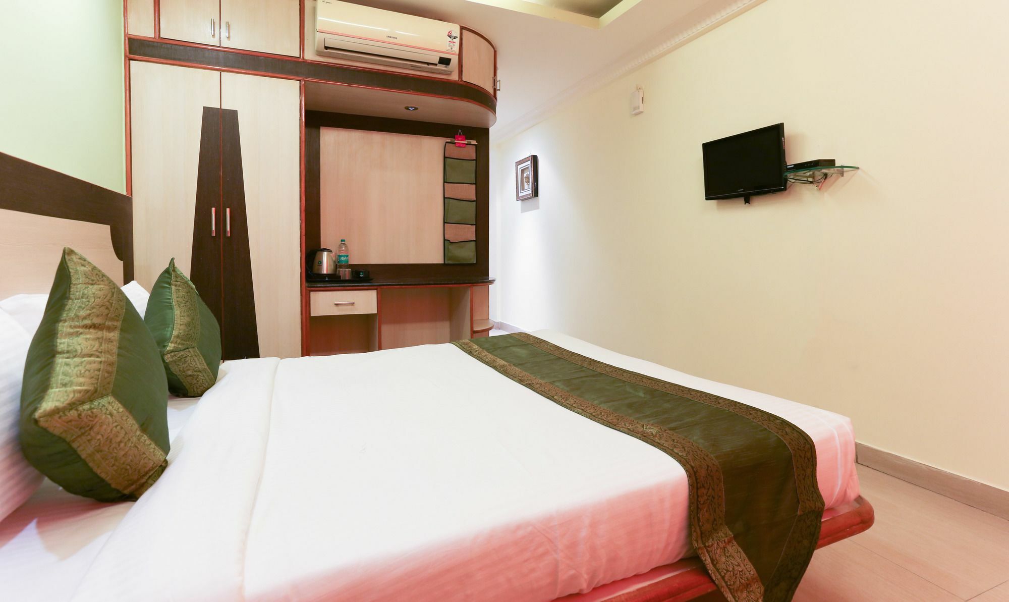 Treebo Trip Grand Regency Bangalore Exterior foto