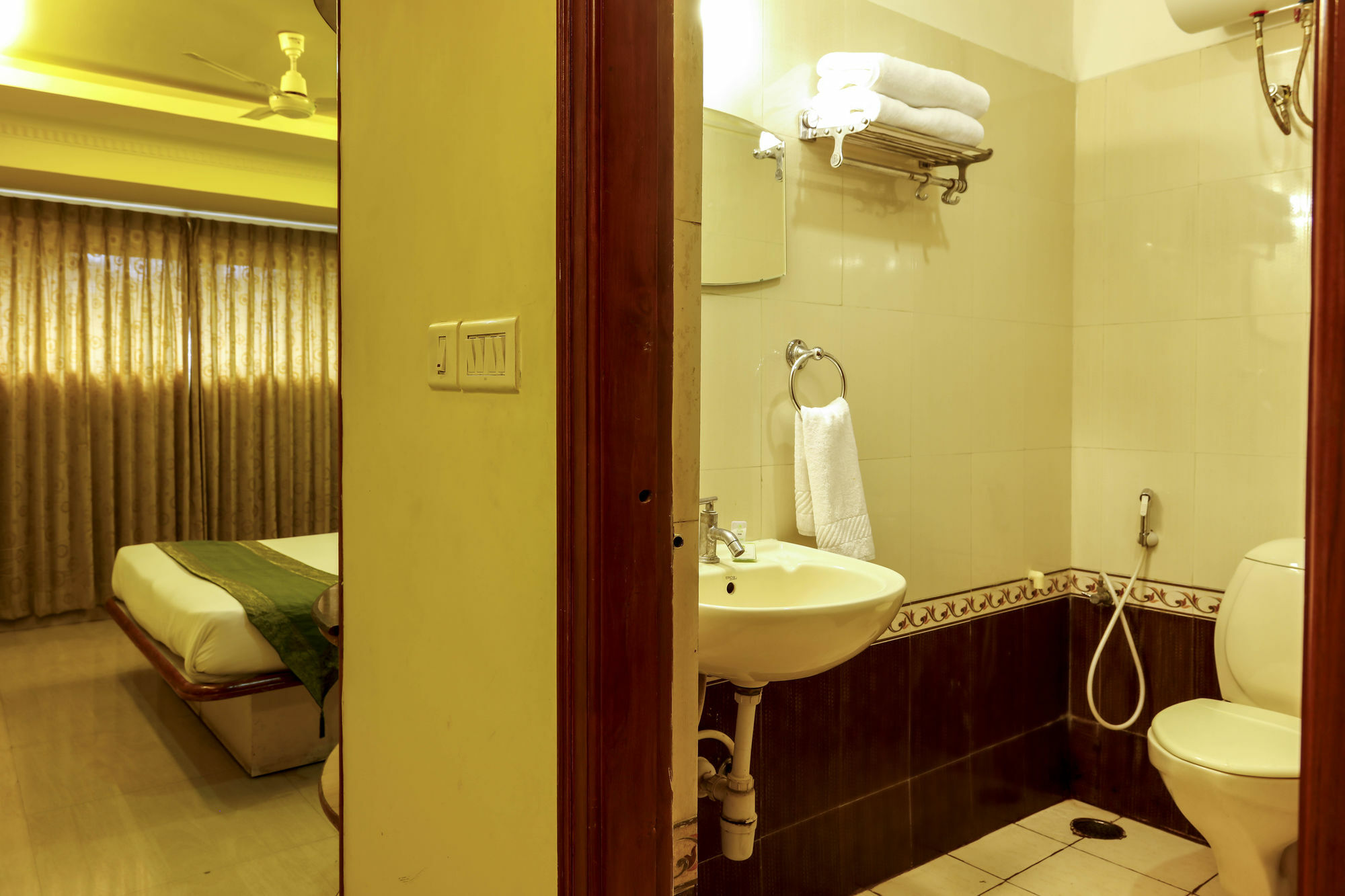 Treebo Trip Grand Regency Bangalore Exterior foto