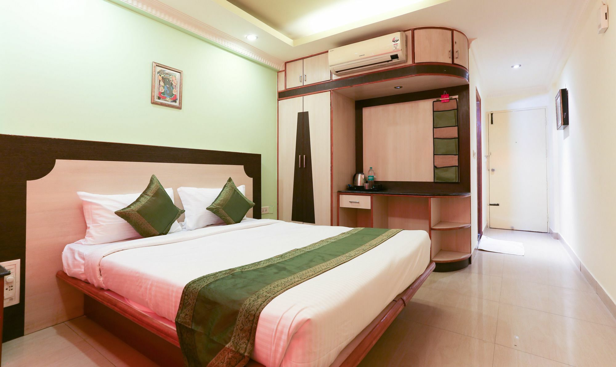 Treebo Trip Grand Regency Bangalore Exterior foto