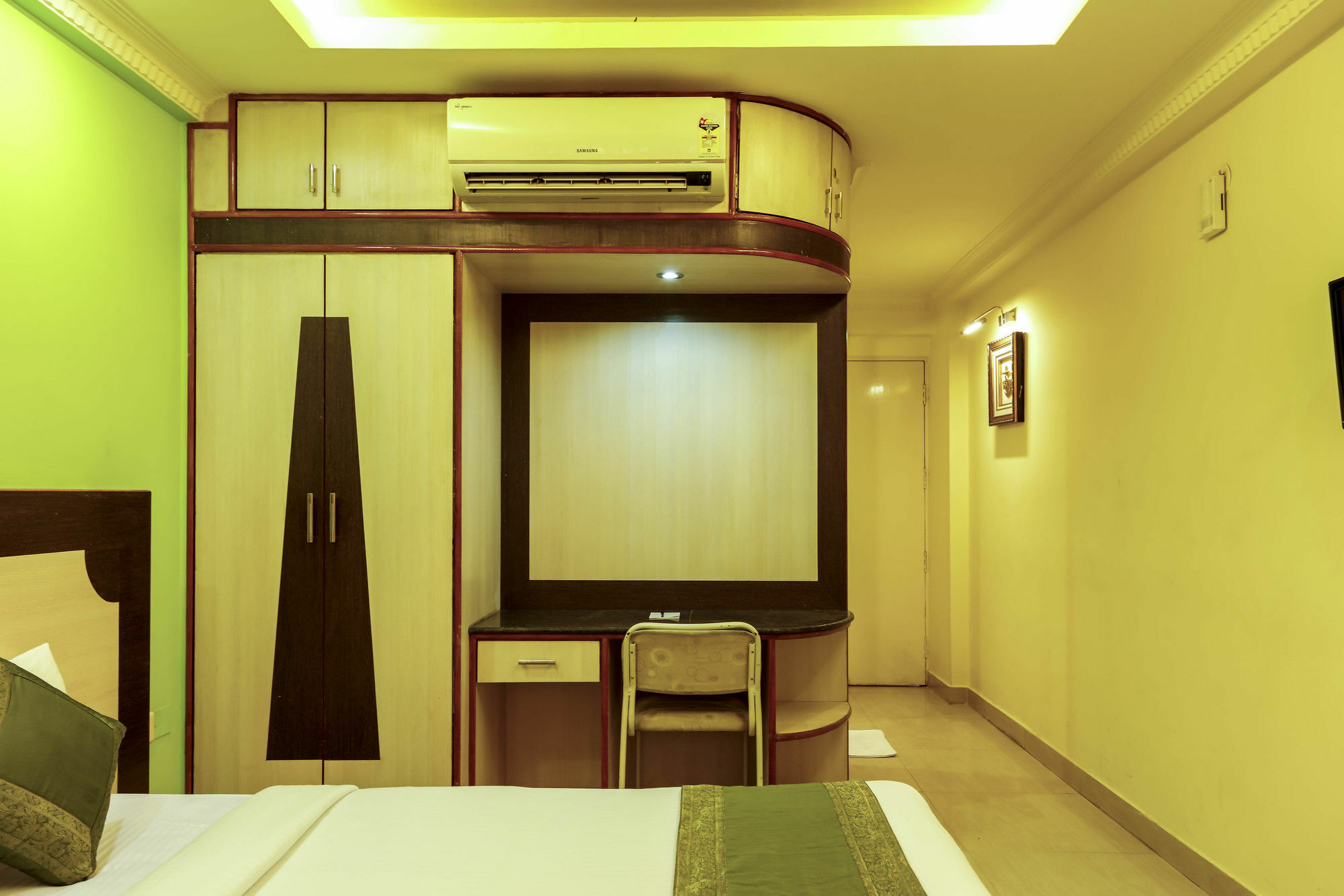 Treebo Trip Grand Regency Bangalore Exterior foto