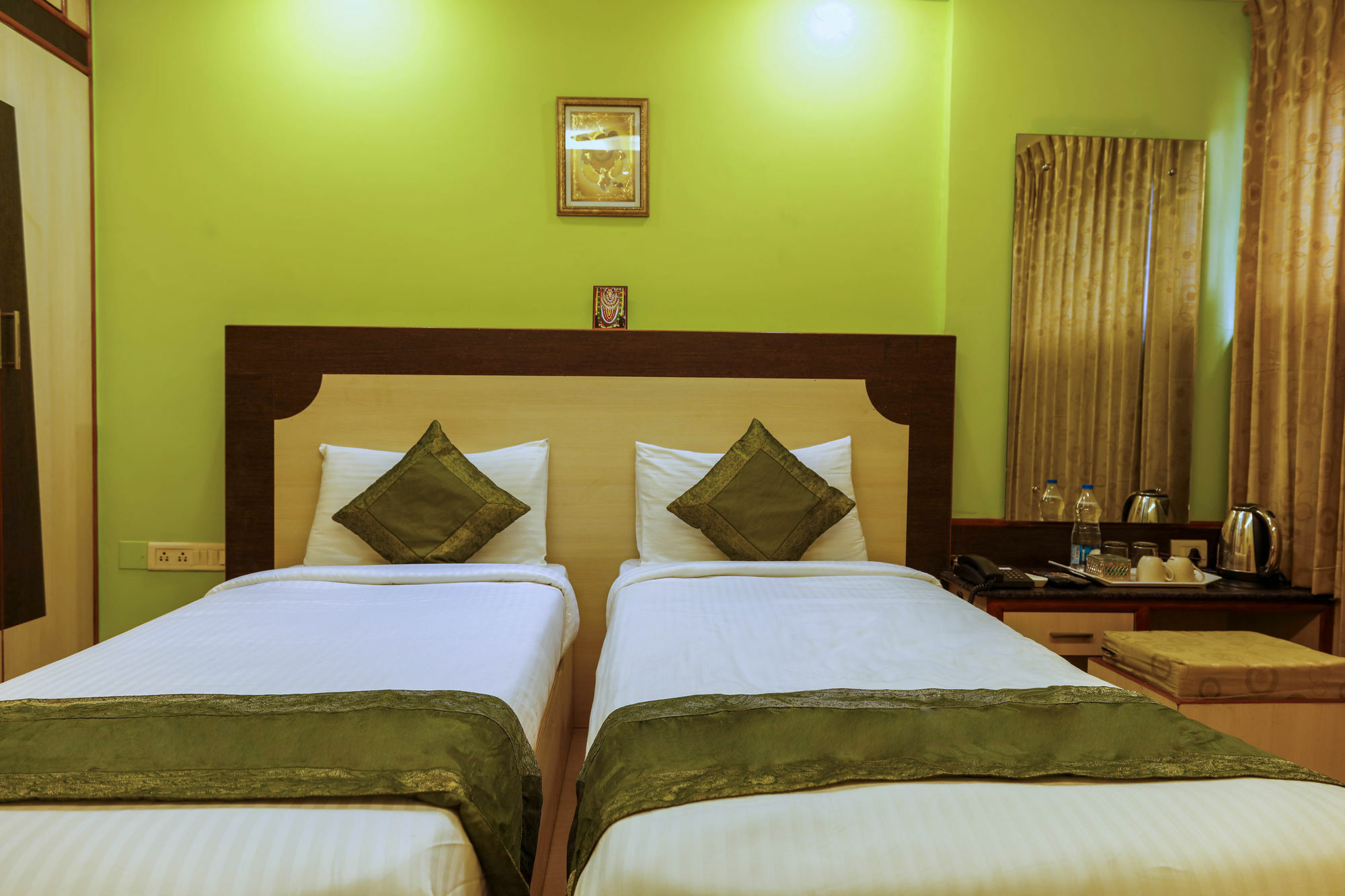 Treebo Trip Grand Regency Bangalore Exterior foto
