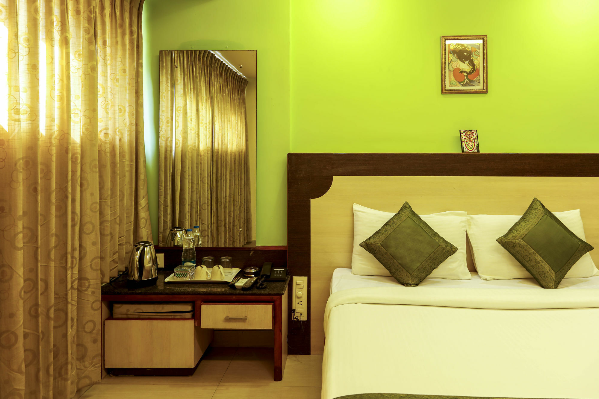 Treebo Trip Grand Regency Bangalore Exterior foto