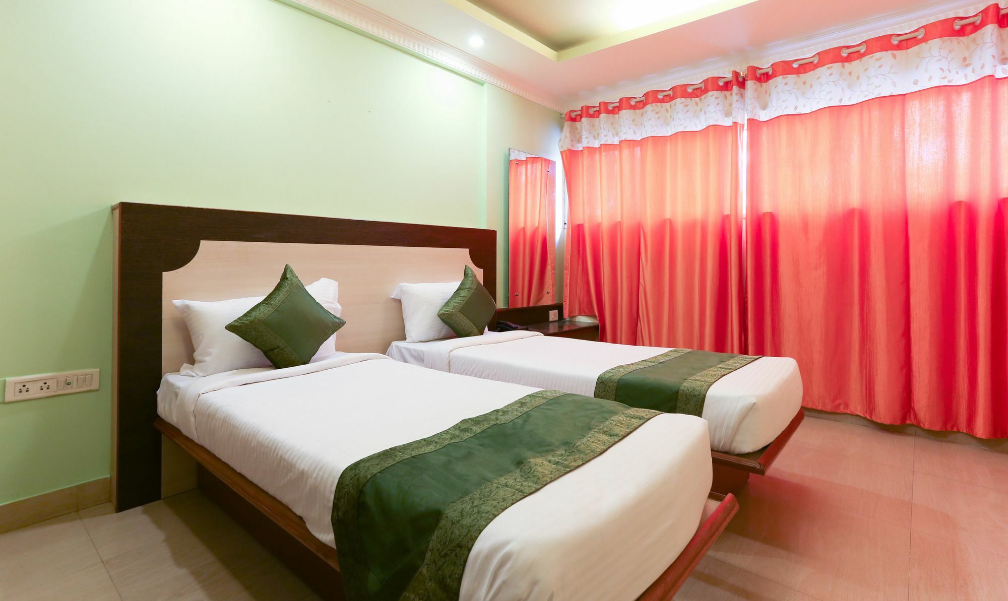 Treebo Trip Grand Regency Bangalore Exterior foto