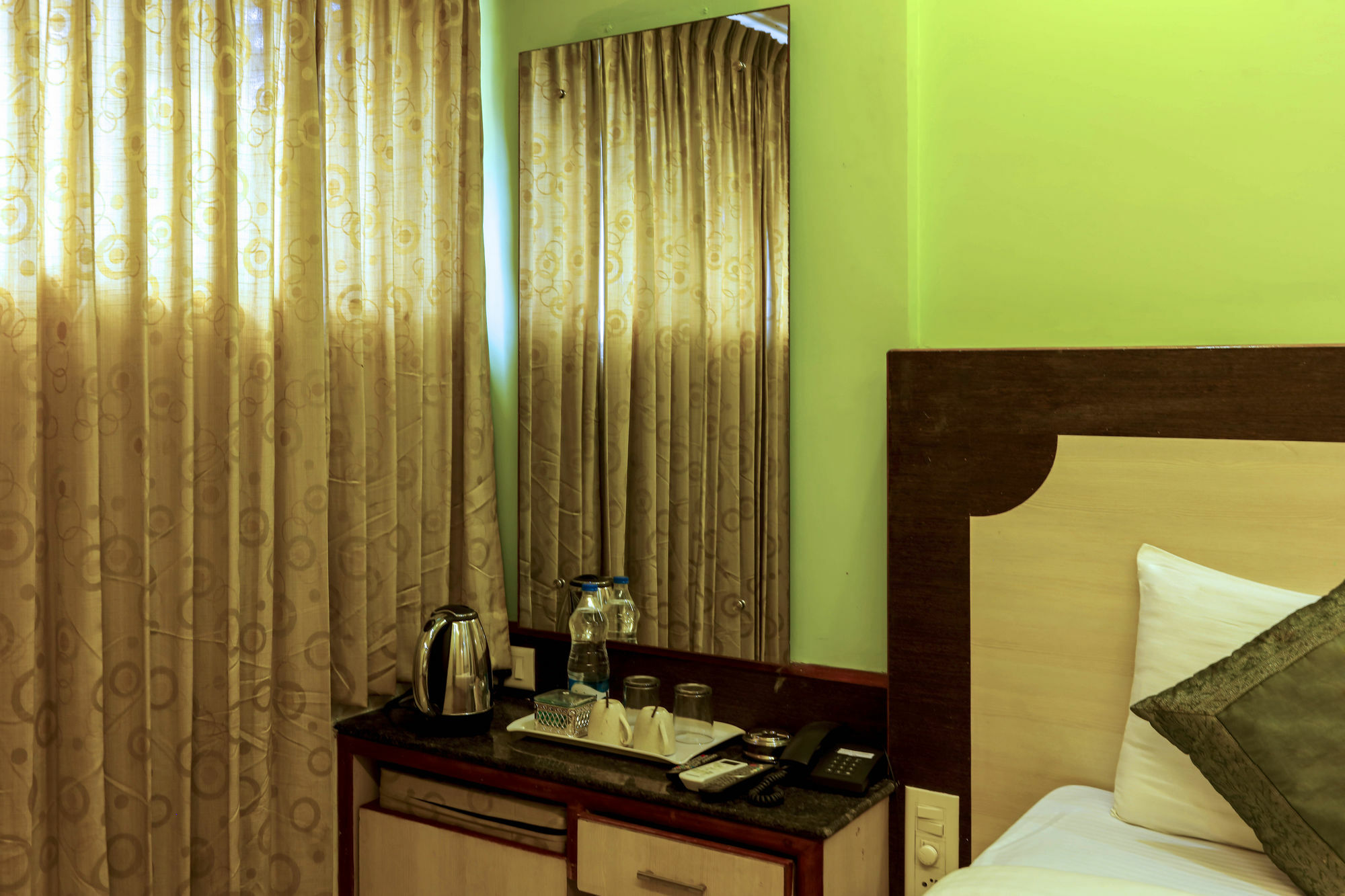 Treebo Trip Grand Regency Bangalore Exterior foto