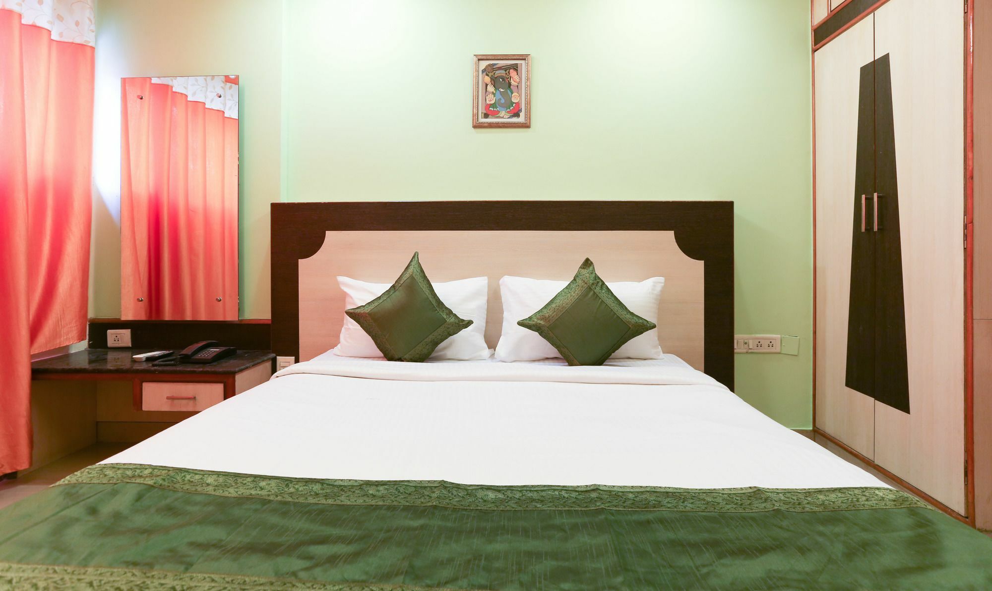 Treebo Trip Grand Regency Bangalore Exterior foto