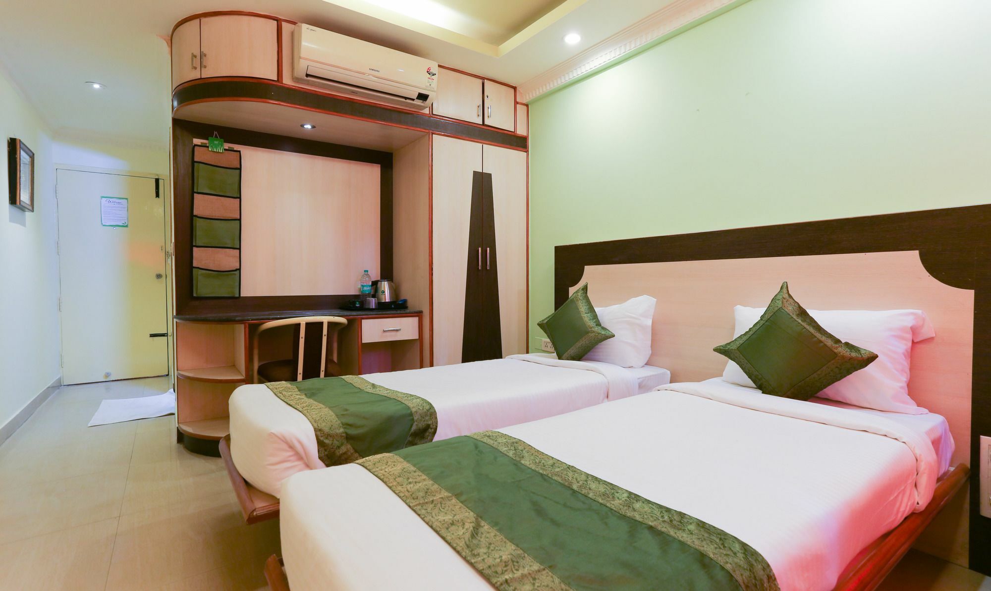 Treebo Trip Grand Regency Bangalore Exterior foto